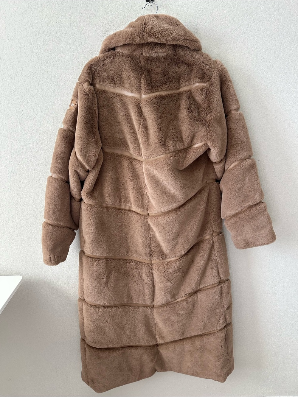 ALO YOGA Faux Fur Cascade Jacket in Toasted Almond Brown SZ XS - Picture 7 of 7